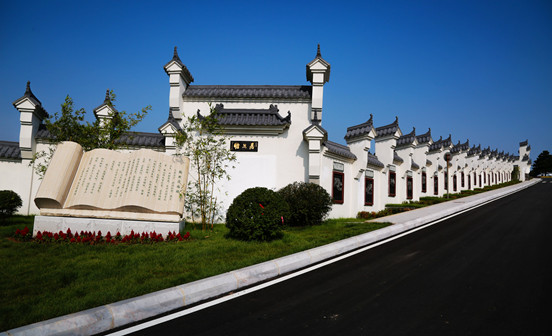 墓碑上的黑紅兩色及補漆補字的講究