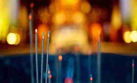 去墓地燒幾根香有什么意義？